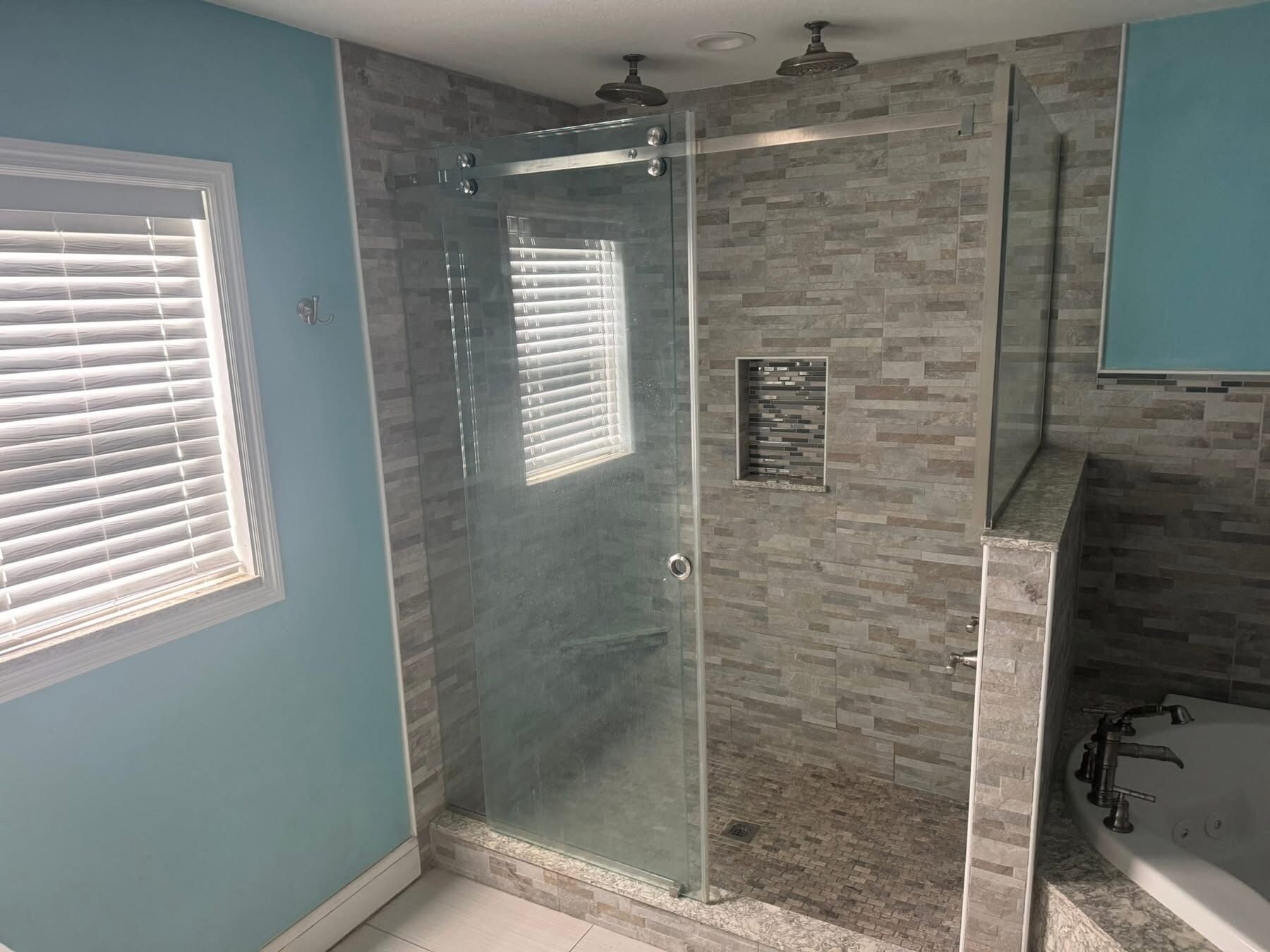 Building Photo - 9334 Sacramento Dr