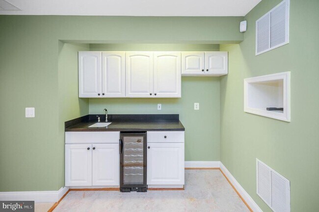 Building Photo - 13784 Charismatic Way