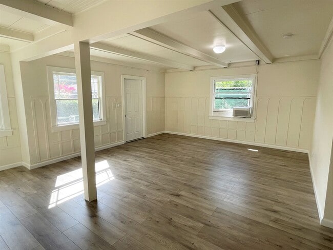 Building Photo - Newly renovated 2 + 2 in Mar Vista/Palms