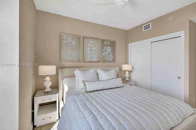 Building Photo - 700 NE 24th St