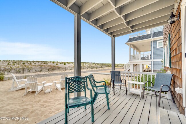 Building Photo - 804 Oceanfront