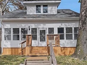 Building Photo - 2638 Sanford Ave