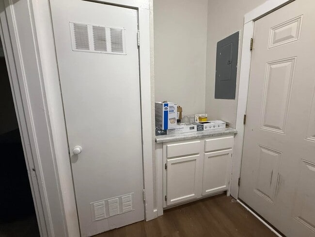 Building Photo - 1501 N Washington St