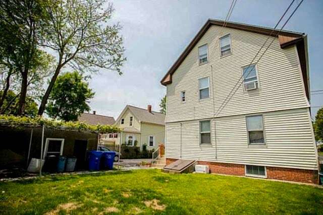 Building Photo - 49 Ivy St