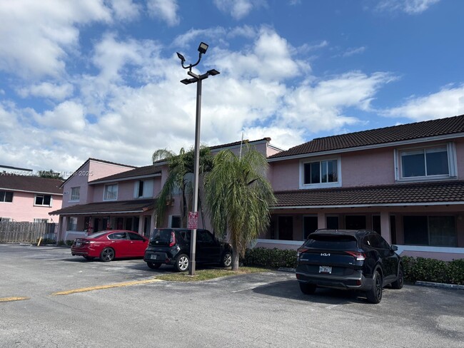 Building Photo - 8039 Lake Dr