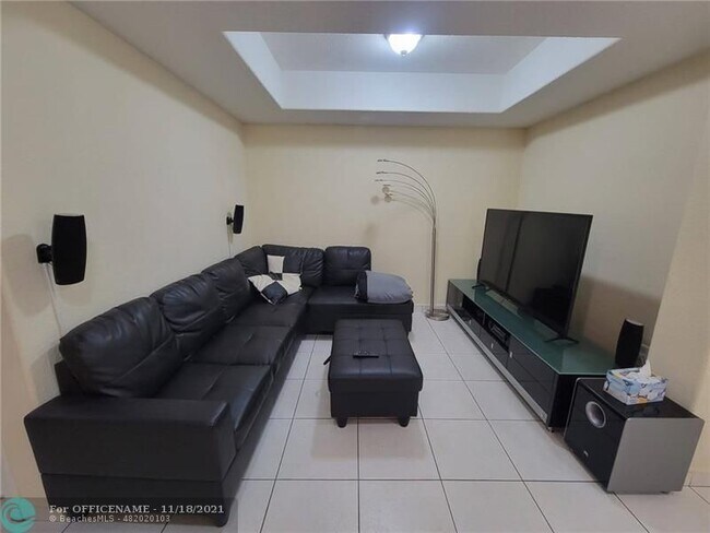 Building Photo - 7260 NW 174th Terrace