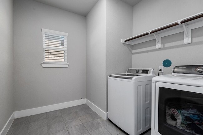 Building Photo - 17828 Hanson Ridge Dr