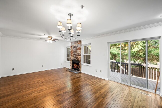 Building Photo - 1430 Redwood Ct