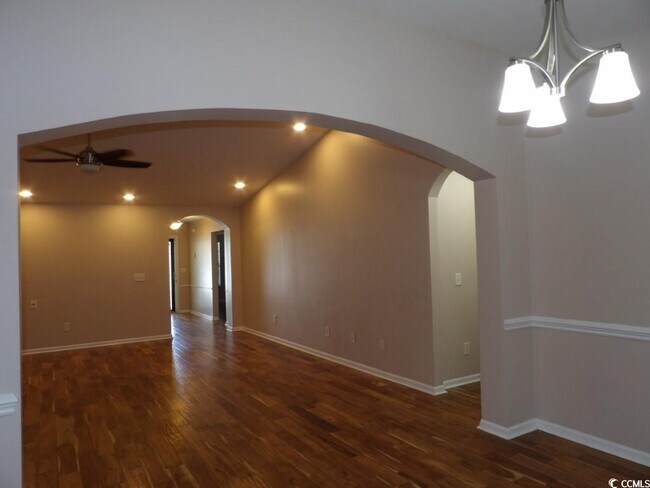 Building Photo - 188 Devonbrook Pl