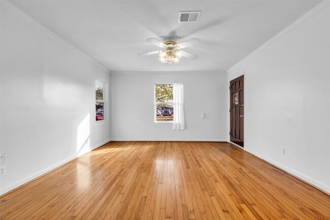 Building Photo - 4303 Piney Woods Dr