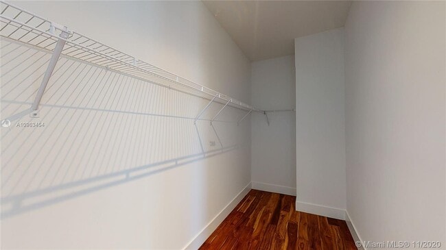Building Photo - 16580 Sunset Way
