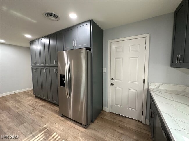 Building Photo - 5233 Lytton Ave