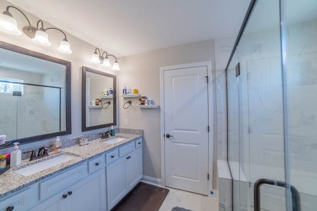 Building Photo - Coming Available!