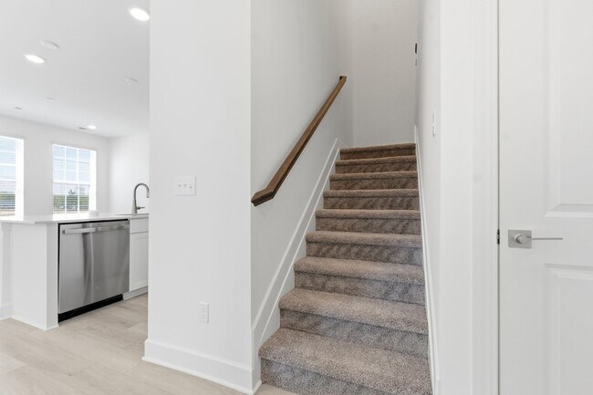 Building Photo - 320 Lynwood Station Blvd