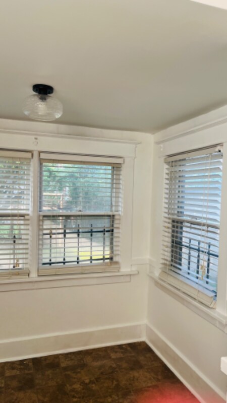 Building Photo - 2250 Evelyn Ave