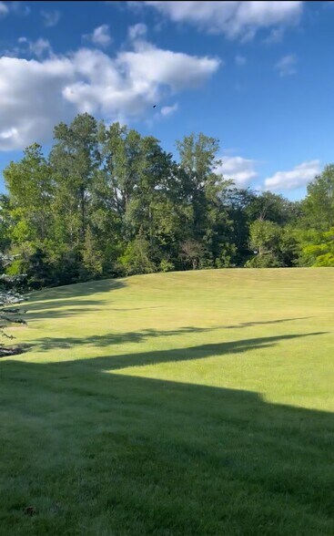 Building Photo - 233 Legends Creek Pl