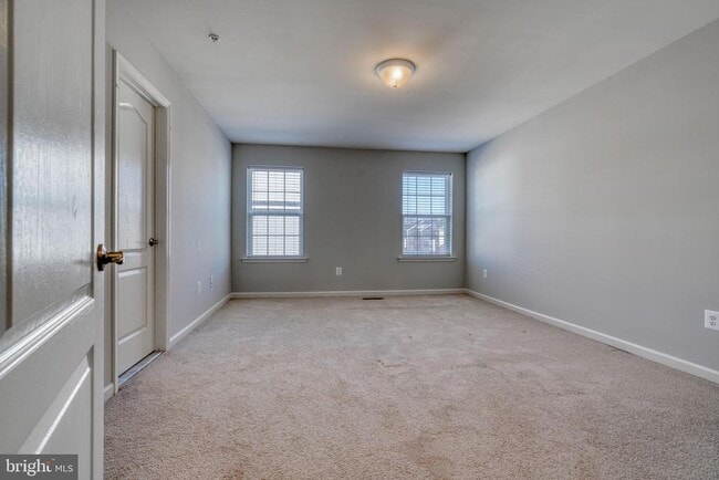 Building Photo - 985 Morgan Run Rd