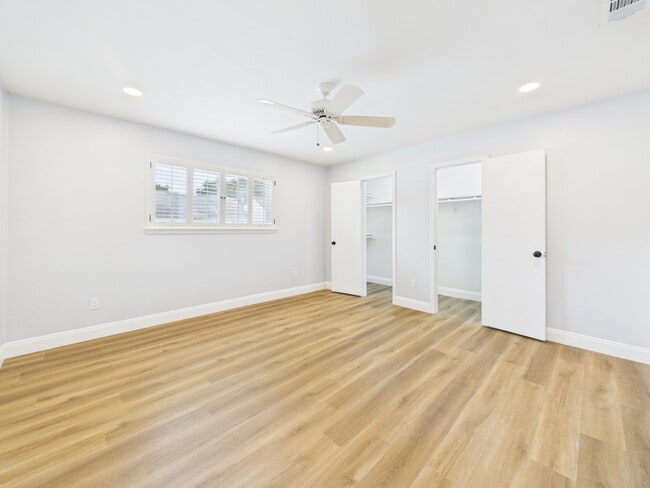 Building Photo - 10380 Briar Forest Dr