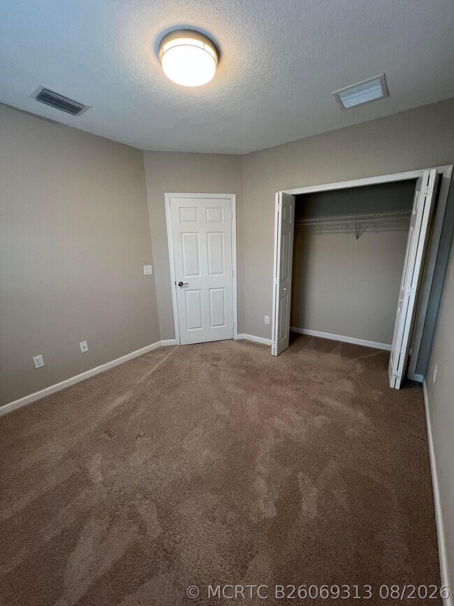 Building Photo - 14404 Emerald Pl Wy