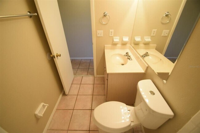 Building Photo - 1204 Honeytree Ln W