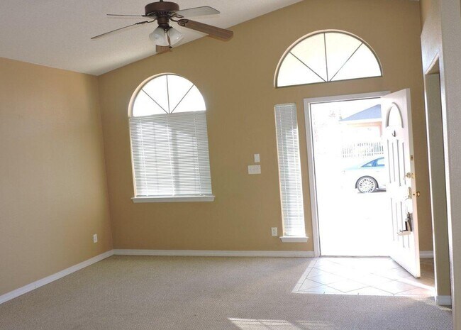 Building Photo - 3100 Tierra Mina Dr