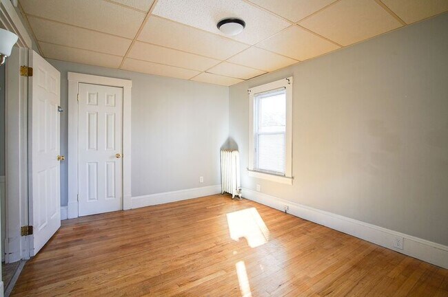 Building Photo - 341 Hampden St