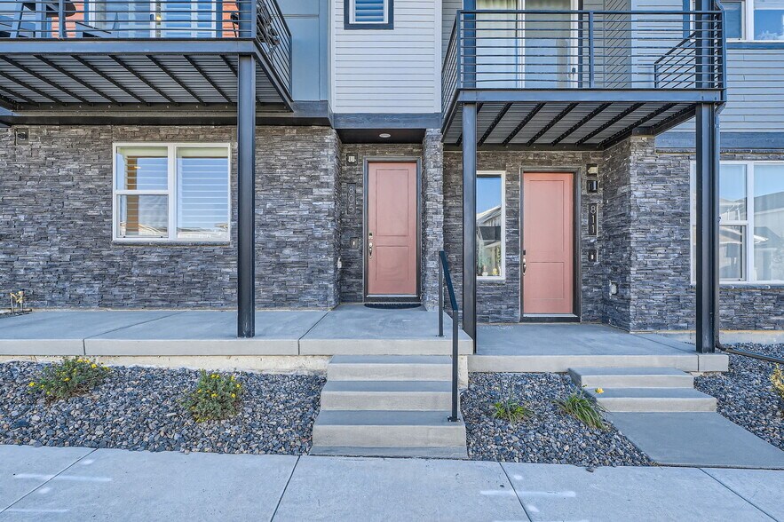 Building Photo - 805 Promenade Dr