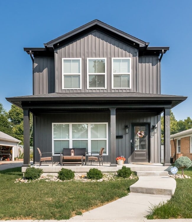 Building Photo - Do Not Miss this Beautiful piece of property.