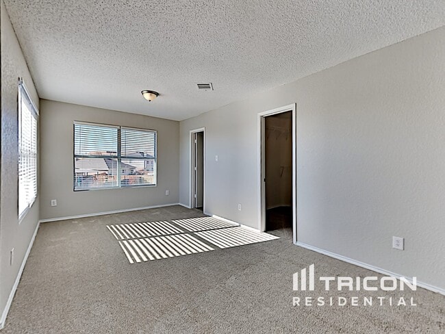 Building Photo - 208 Vivian Dr
