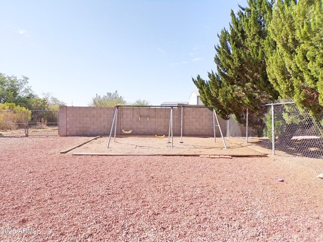 Building Photo - 4441 S Pueblo Ave