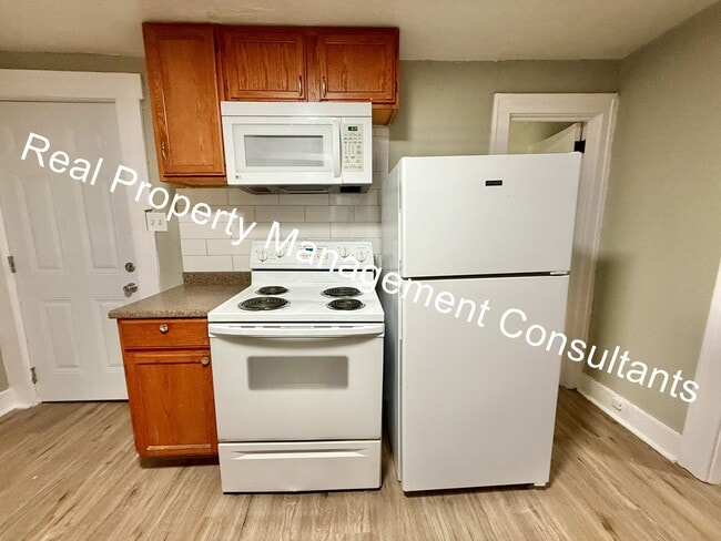 Building Photo - Updated 3-Bedroom Duplex in Kansas City, KS