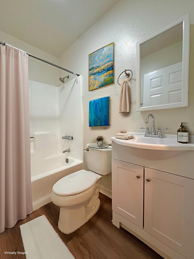 Building Photo - 15Central