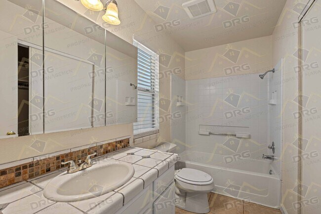 Building Photo - 3524 Hallsboro Ct