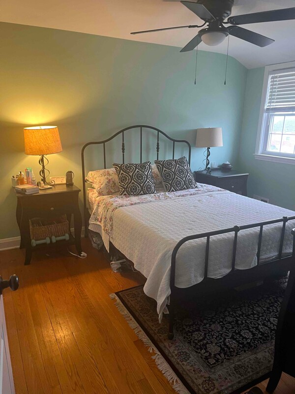 Building Photo - 1658 Thetford Rd