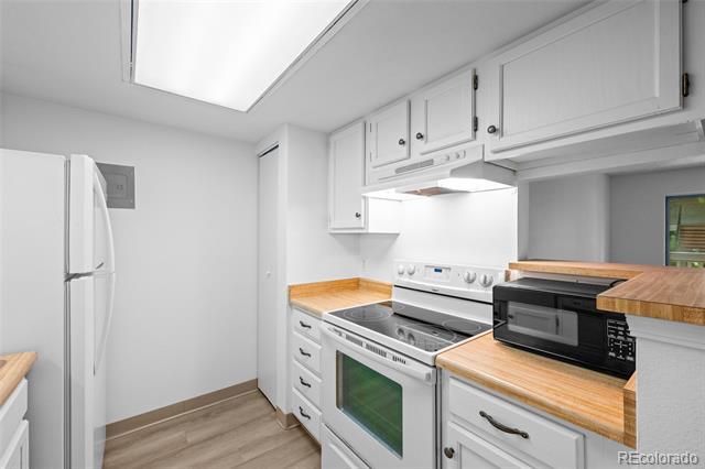 Building Photo - 4400 S Quebec St