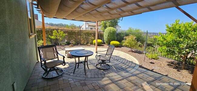 Building Photo - Beautiful Newer Rice Ranch Single Story Home in Orcutt