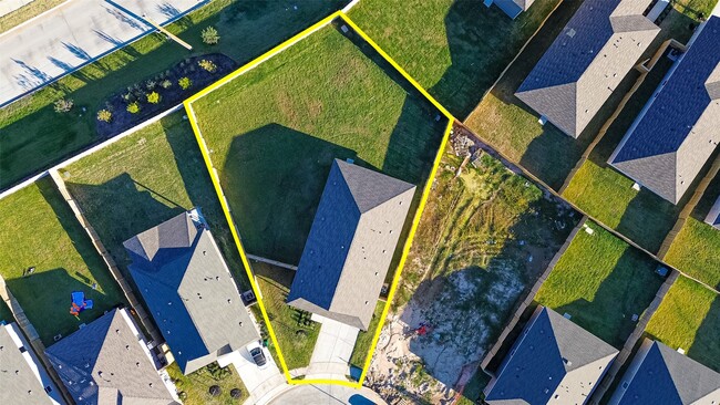 Building Photo - 26703 Willow Ln