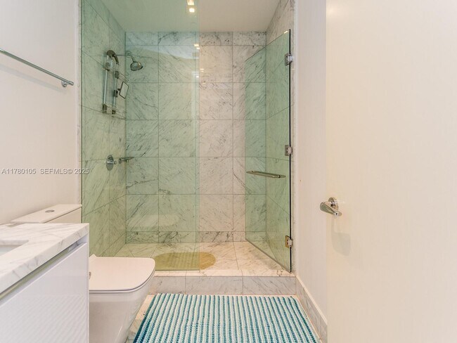 Building Photo - 16901 Collins Ave