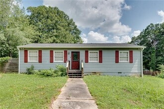 Building Photo - 1424 Hosea L Williams Dr NE
