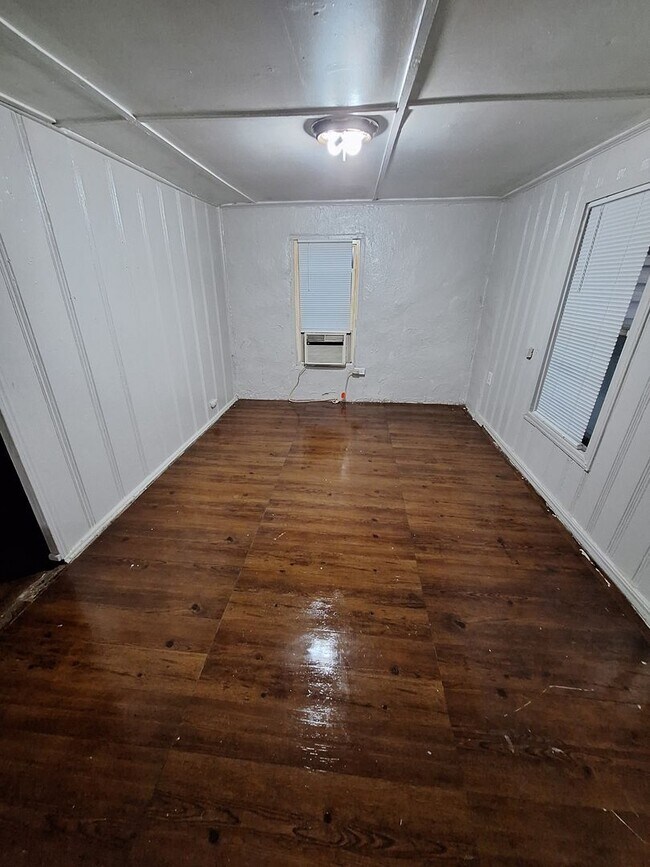 Building Photo - 1 bedroom, 1 bath