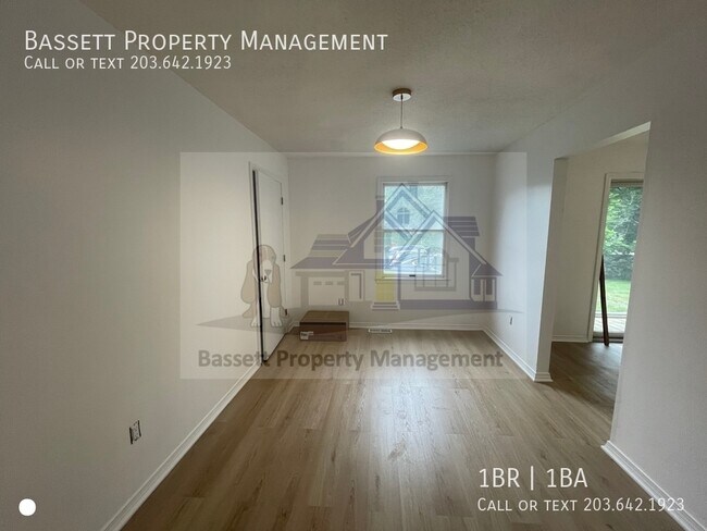 Building Photo - 30 Stoneycrest Dr