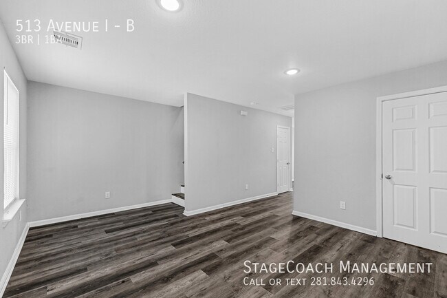 Building Photo - 513 Avenue I