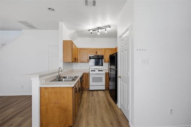 Building Photo - 13808 Harris Ridge Blvd