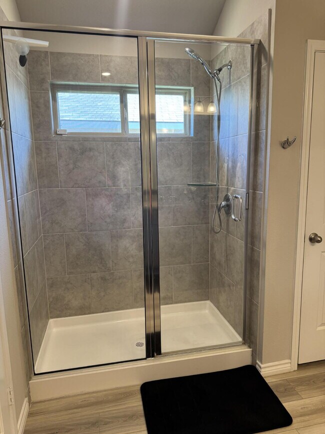 Building Photo - "Charming 3-Bed, 2-Bath Home in Bryan, TX!"