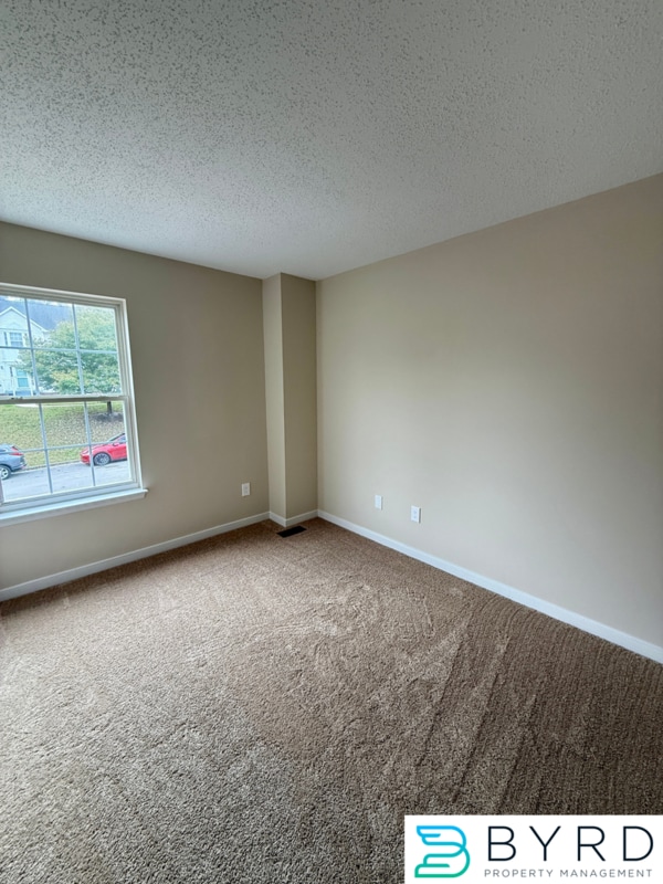 Building Photo - 913 Wheelwood Way
