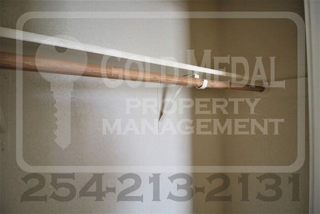 Building Photo - 4500 Sylvia Dr