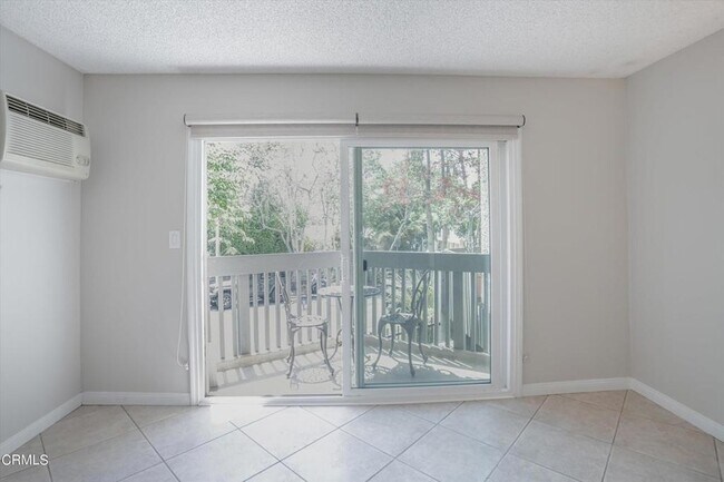 Building Photo - 8577 Rugby Dr