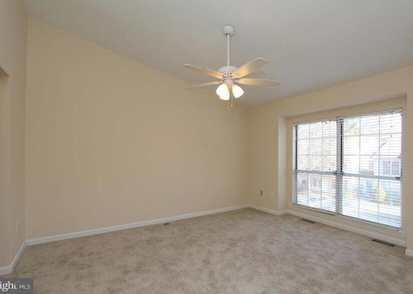 Building Photo - 1507 Ingram Terrace