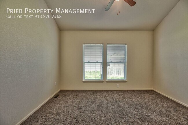 Building Photo - Reserve Townhome - Available June 9th