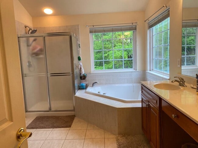 Building Photo - 3128 Tulip Tree Pl